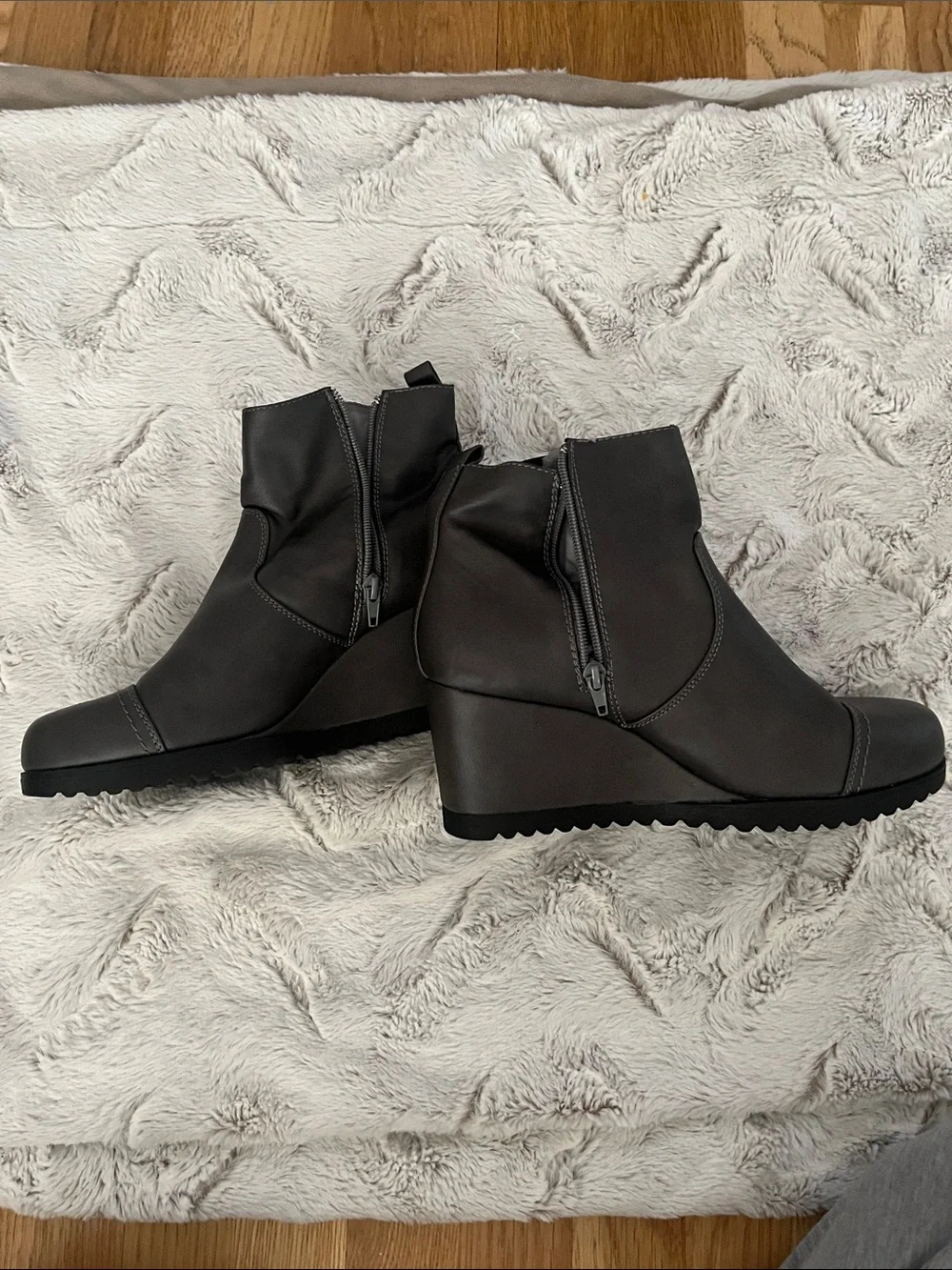Khombu Black Wedge Ankle Boots